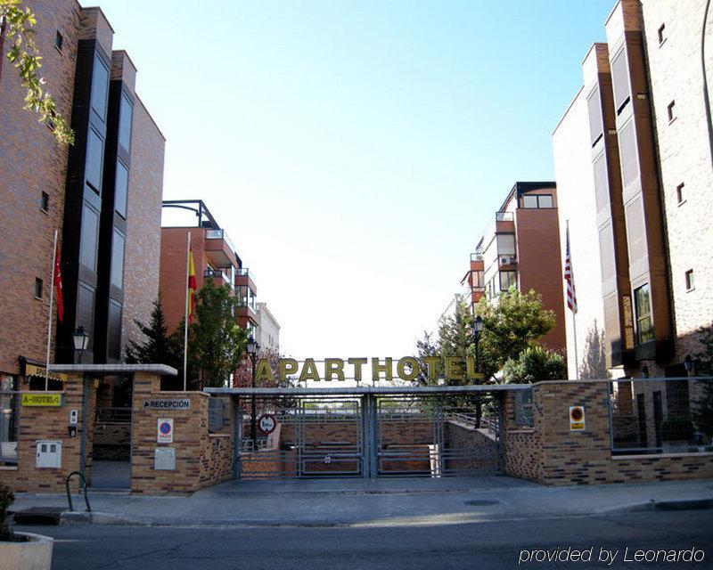 Aparthotel Convencion-Barajas Madrid Bagian luar foto